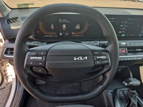 Used 2025 Kia K4 FWD image 9