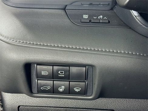 Used 2021 Toyota Highlander Platinum image 10