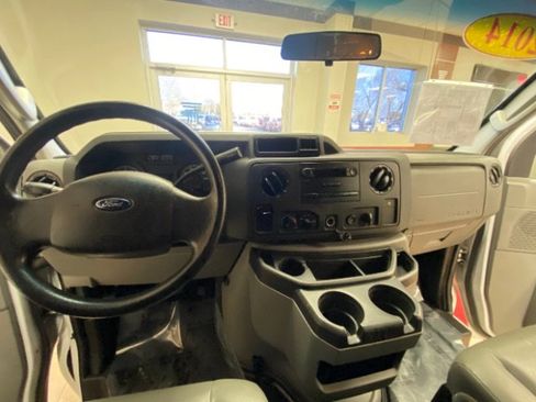 Used 2014 Ford E-250 and Econoline 250 w/ Power Group image 24