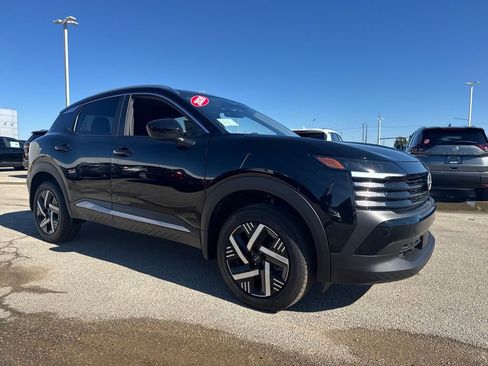 New 2026 Nissan Kicks SV image 8