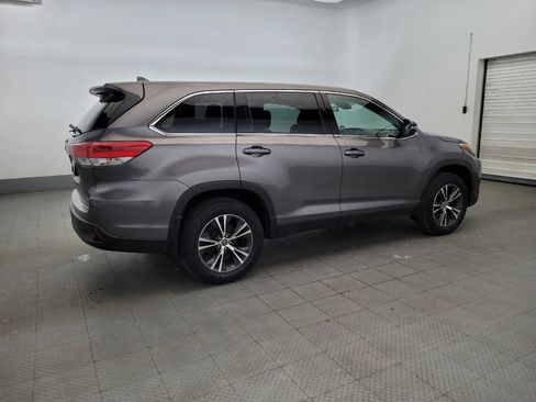 Used 2019 Toyota Highlander Plus AWD/4WD image 10