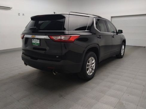 Used 2020 Chevrolet Traverse LT image 9