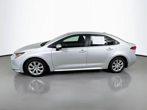 Used 2025 Toyota Corolla LE FWD image 9