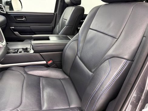 Used 2024 Toyota Sequoia Platinum AWD/4WD image 27