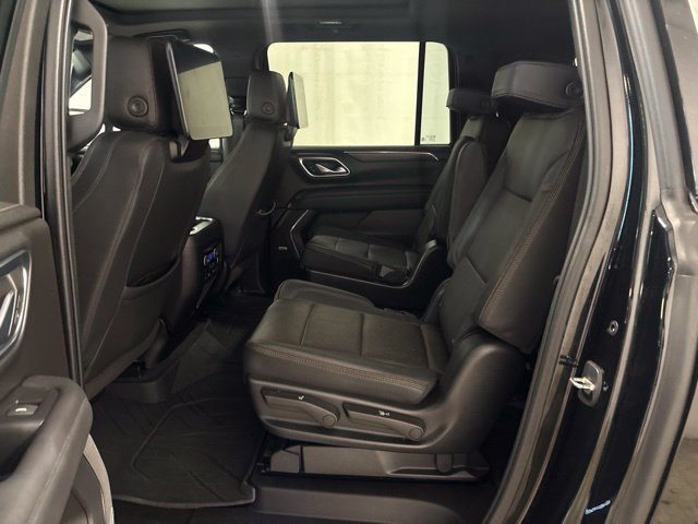 Used 2023 Chevrolet Suburban High Country w/ Advanced Technology Package AWD/4WD image 34
