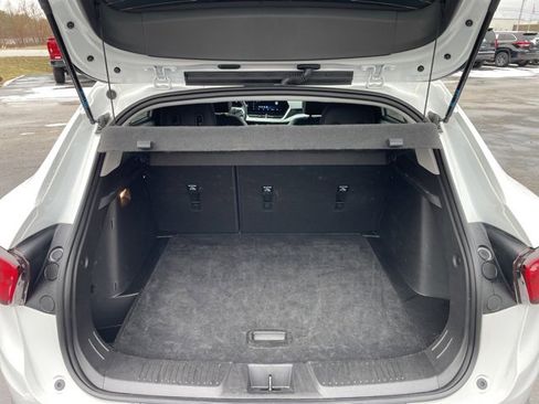 Used 2025 Chevrolet Trax LT w/ LT Convenience Package image 18