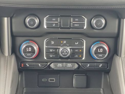 Used 2024 Chevrolet Tahoe LT RWD image 18