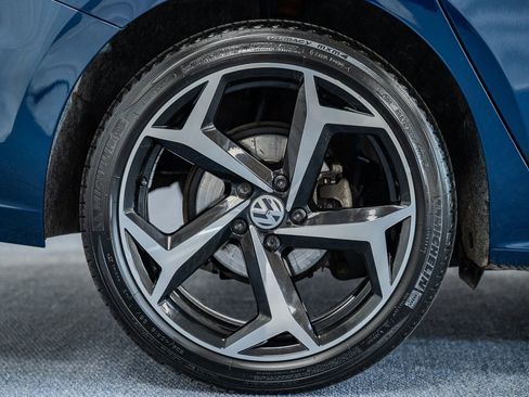 Used 2021 Volkswagen Passat 2.0T R-Line image 19