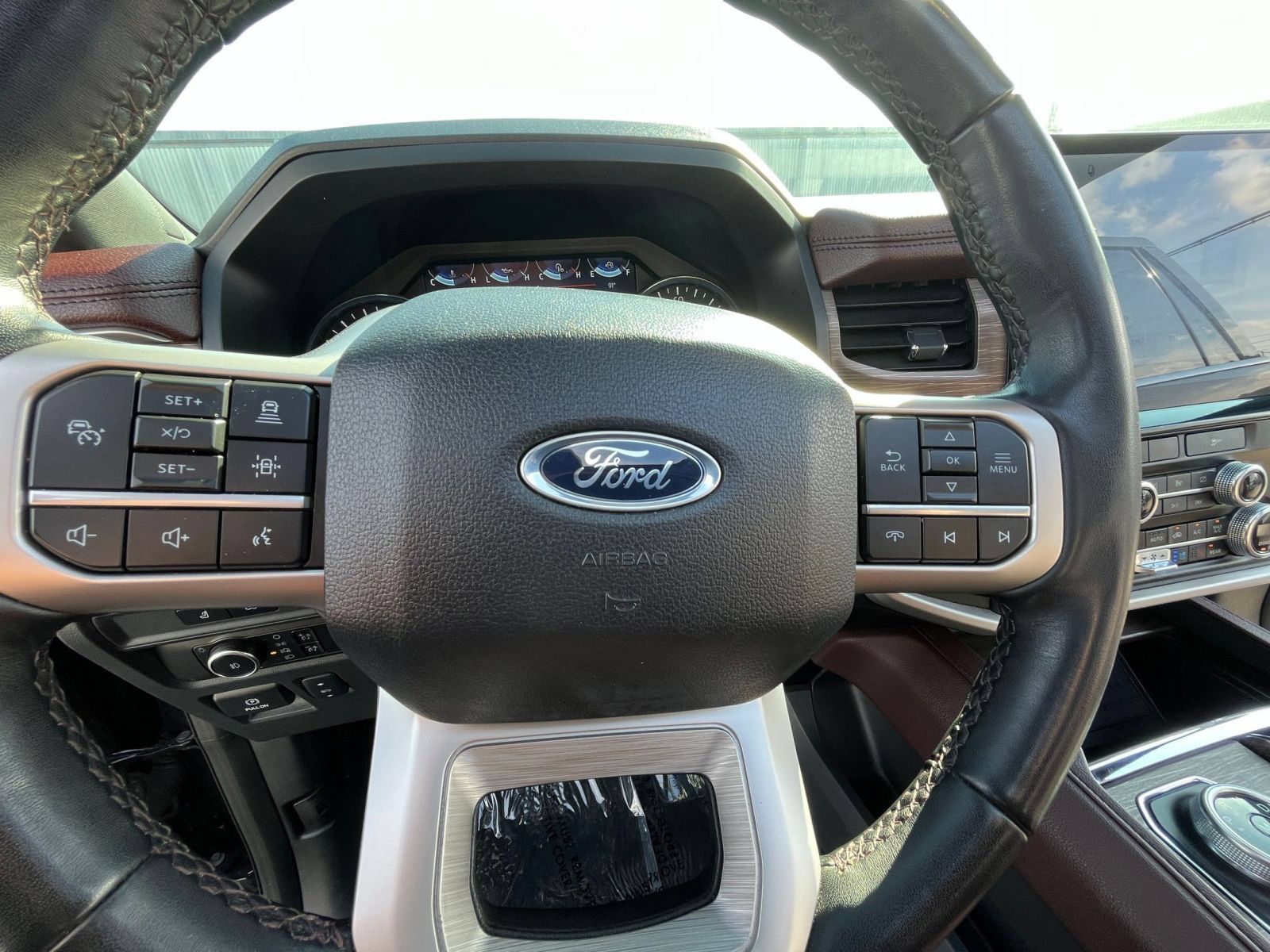 Used 2024 Ford Expedition Limited AWD/4WD image 31