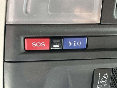 Used 2018 Subaru Crosstrek 2.0i Premium image 31