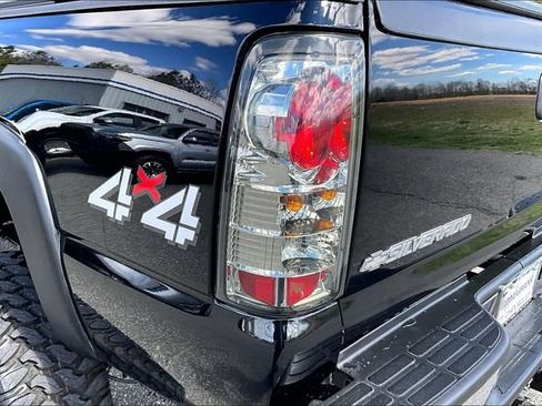Used 2002 Chevrolet Silverado 2500 LS AWD/4WD image 18