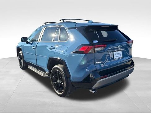 Used 2025 Toyota RAV4 SE AWD/4WD image 3