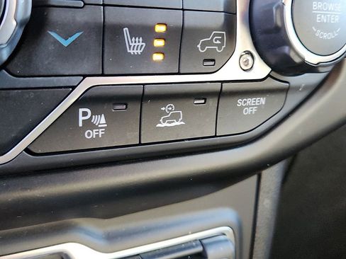 Used 2021 Jeep Wrangler Unlimited Sahara w/ Cold Weather Group image 26