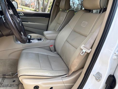 Used 2015 Jeep Grand Cherokee Overland w/ Advanced Technology Group image 16