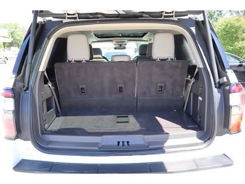 Used 2021 Ford Expedition Limited AWD/4WD image 6