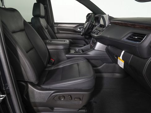 Used 2023 Chevrolet Tahoe LT w/ Luxury Package AWD/4WD image 8