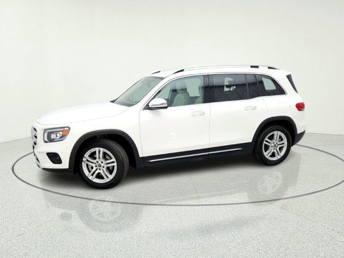 Certified 2022 Mercedes-Benz GLB 250 4MATIC w/ Premium Package Lite image 15