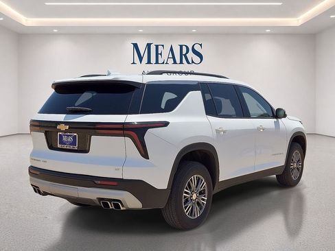 Used 2024 Chevrolet Traverse LT AWD/4WD image 5