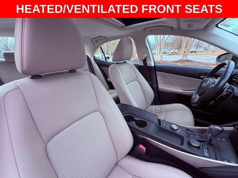 Used 2017 Lexus IS 200t image 10