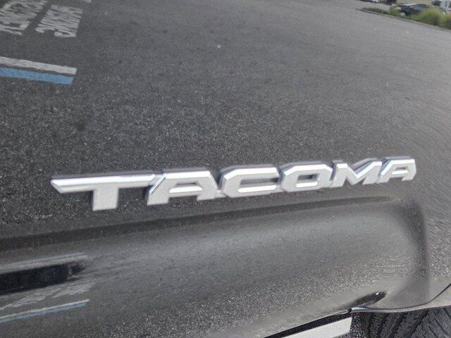 Used 2019 Toyota Tacoma SR5 RWD image 17
