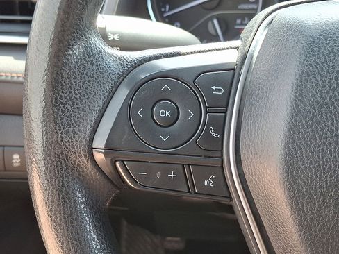 Used 2018 Toyota Camry LE FWD image 21