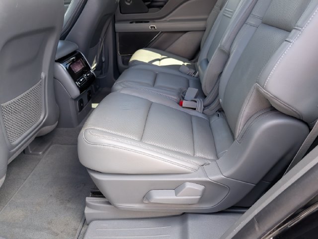 Used 2021 Lincoln Aviator Reserve w/ Equipment Group 201A RWD image 29