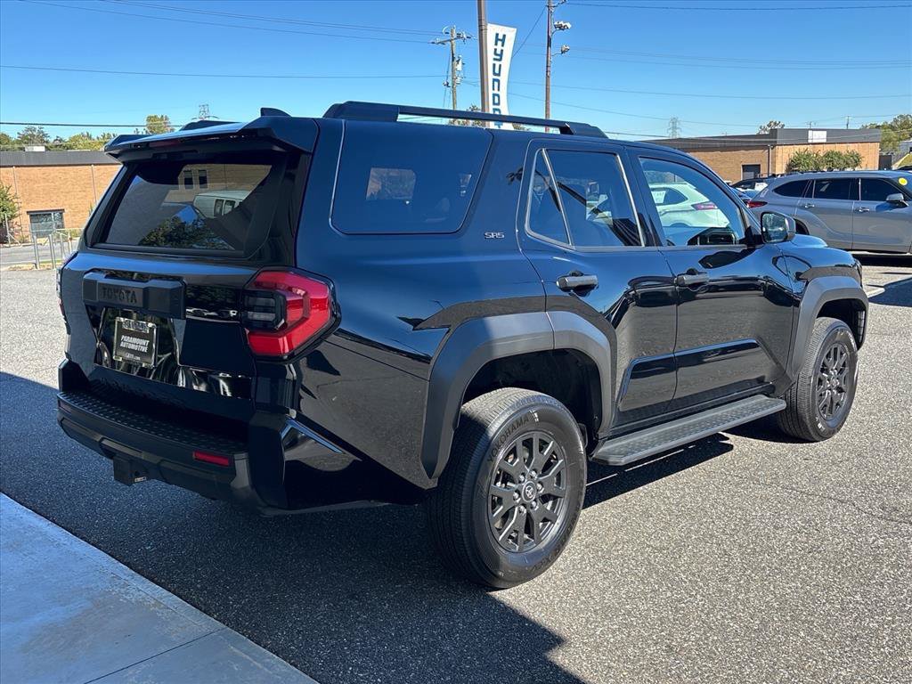 Used 2025 Toyota 4Runner SR5 AWD/4WD image 26