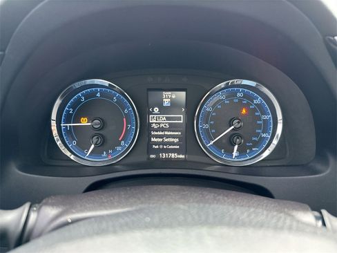 Used 2017 Toyota Corolla XSE image 11