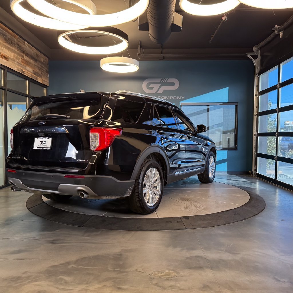 Used 2021 Ford Explorer Limited w/ Equipment Group 301A AWD/4WD image 3