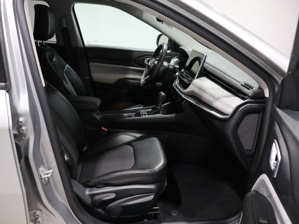 Certified 2022 Jeep Compass Latitude AWD/4WD image 22