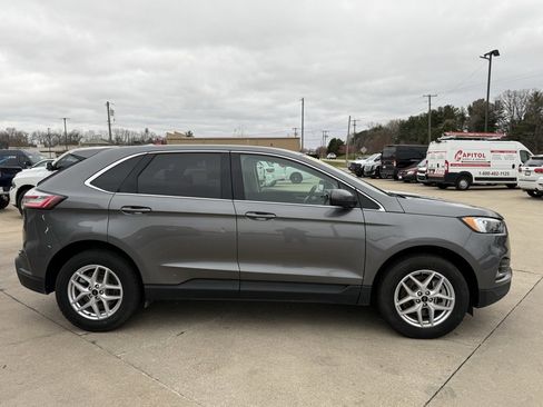 Used 2023 Ford Edge SEL image 8
