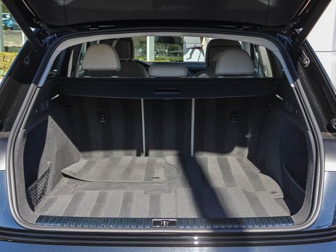 Certified 2024 Audi Q8 e-tron Premium Plus image 23