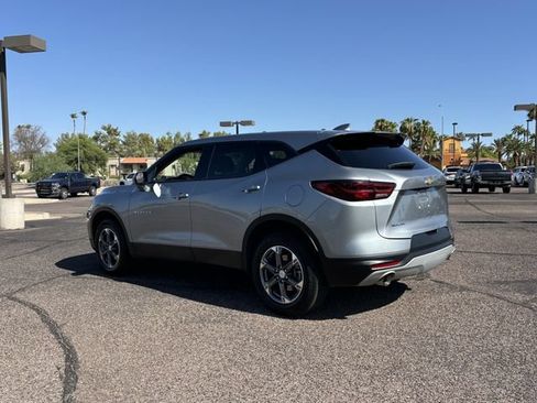 Used 2025 Chevrolet Blazer LT FWD image 4