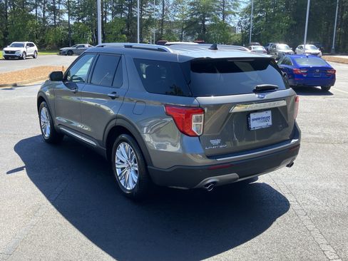 Used 2023 Ford Explorer Limited w/ Limited Technology Package RWD image 8
