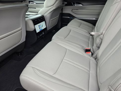 New 2026 Jeep Grand Wagoneer Summit AWD/4WD image 14