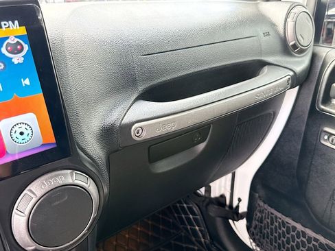 Used 2017 Jeep Wrangler Unlimited Sport image 22