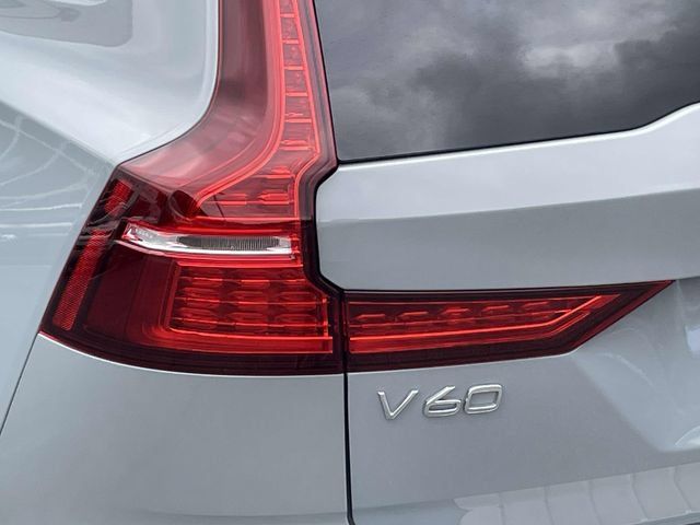 Certified 2024 Volvo V60 B5 Cross Country Plus w/ Climate Package AWD/4WD image 8