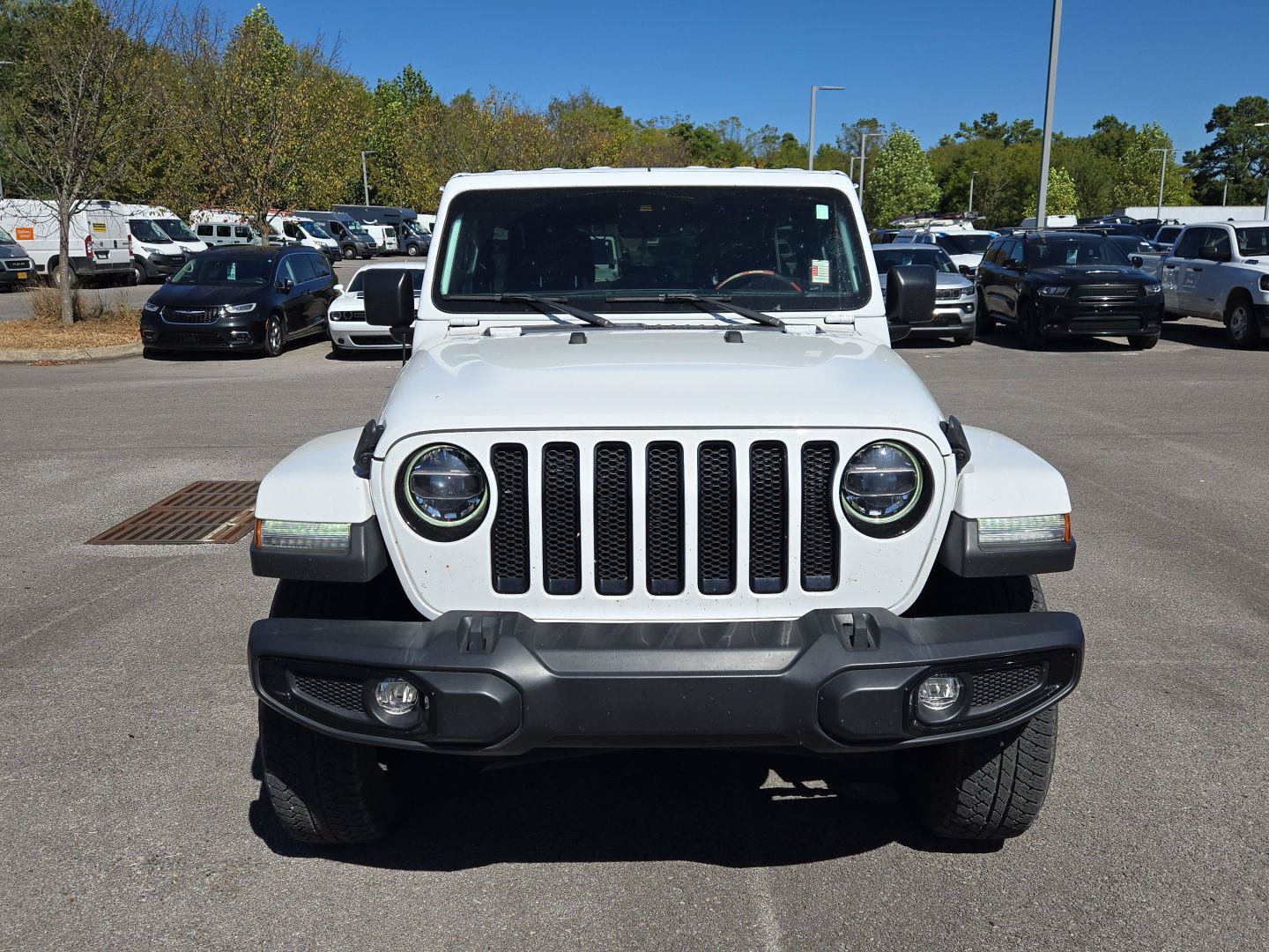 Used 2022 Jeep Wrangler Unlimited Sahara AWD/4WD image 2