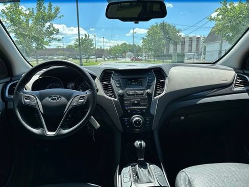 Used 2016 Hyundai Santa Fe SE FWD image 3