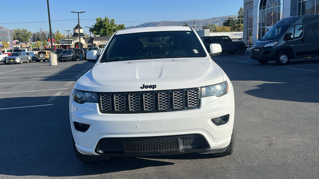 Used 2020 Jeep Grand Cherokee Altitude AWD/4WD image 8