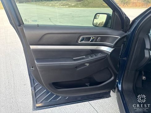 Used 2016 Ford Explorer XLT w/ Equipment Group 202A image 12