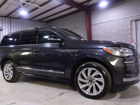 Used 2024 Lincoln Navigator Reserve image 5
