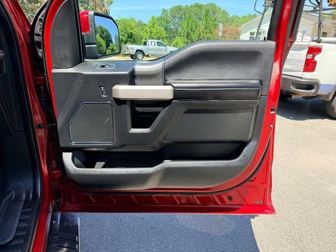 Used 2015 Ford F150 Lariat w/ Equipment Group 502A Luxury AWD/4WD image 22