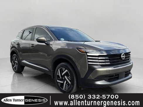 Used 2025 Nissan Kicks SV FWD image 1