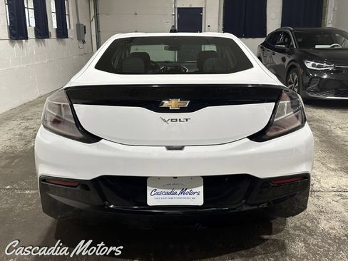Used 2018 Chevrolet Volt LT FWD image 6