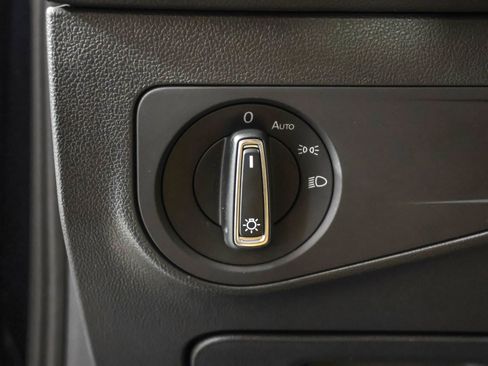 Used 2024 Volkswagen Tiguan SE image 22