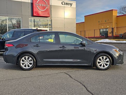 Used 2025 Toyota Corolla LE image 7