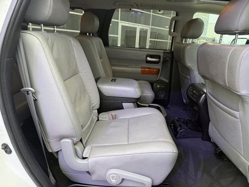 Used 2019 Toyota Sequoia Platinum image 12