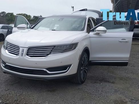 Used 2016 Lincoln MKX Reserve w/ Luxury Package FWD image 10