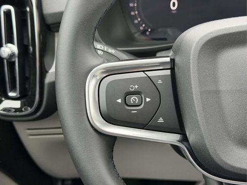 New 2026 Volvo XC40 B5 Ultra w/ Climate Package AWD/4WD image 8